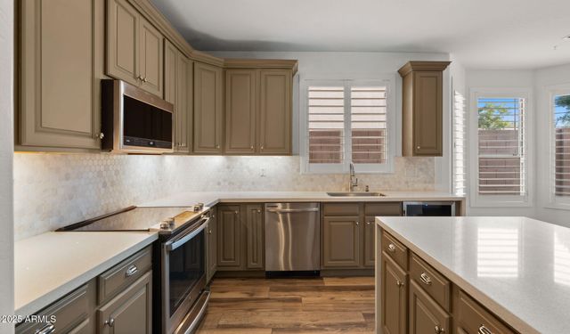 1831 E VALENCIA Drive, Phoenix, AZ 85042