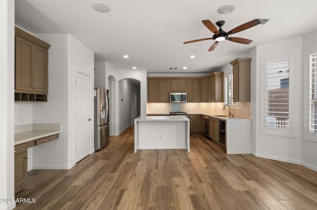 1831 E VALENCIA Drive, Phoenix, AZ 85042