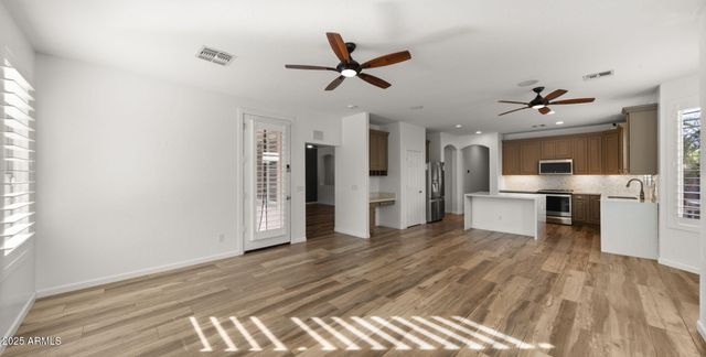 1831 E VALENCIA Drive, Phoenix, AZ 85042