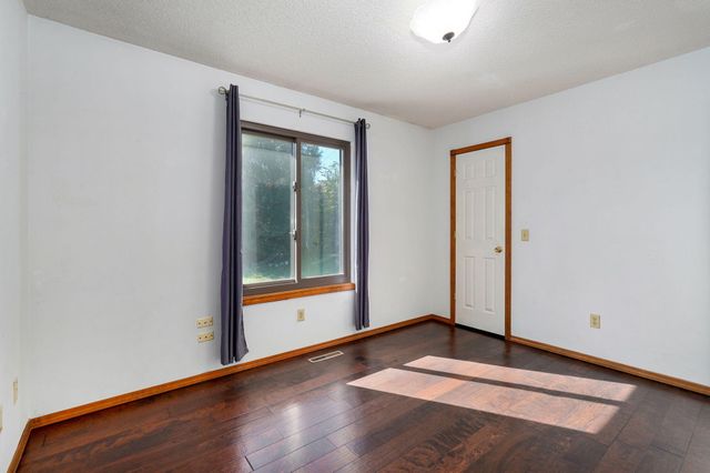 1978 W Williamsburg Street, Springfield, MO 65810