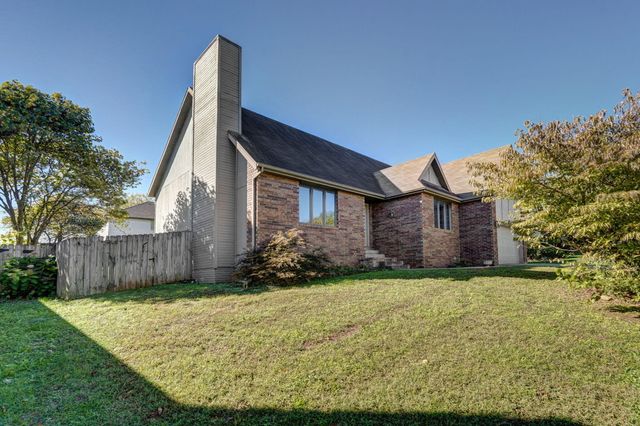 1978 W Williamsburg Street, Springfield, MO 65810