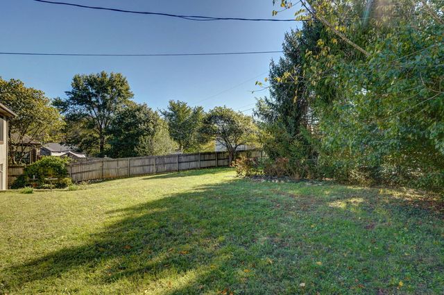 1978 W Williamsburg Street, Springfield, MO 65810