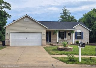 828 Sherwood Forest Court, O'fallon, MO 63366