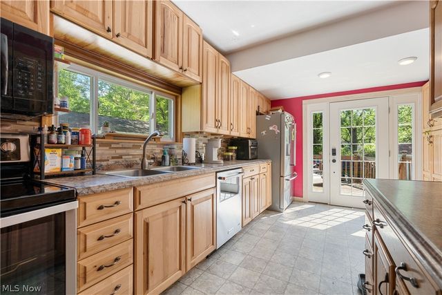 122 Southeast Avenue, Tallmadge, OH 44278