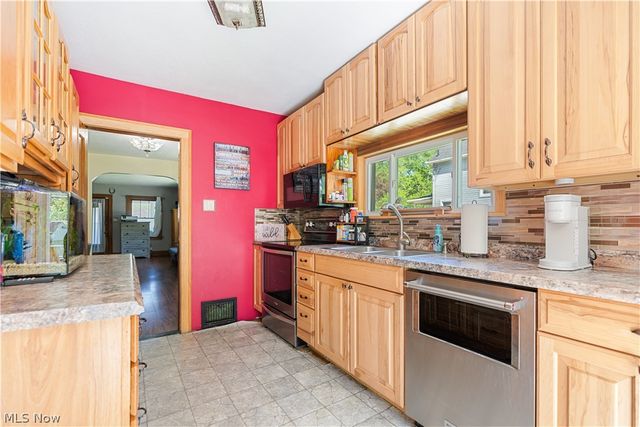 122 Southeast Avenue, Tallmadge, OH 44278