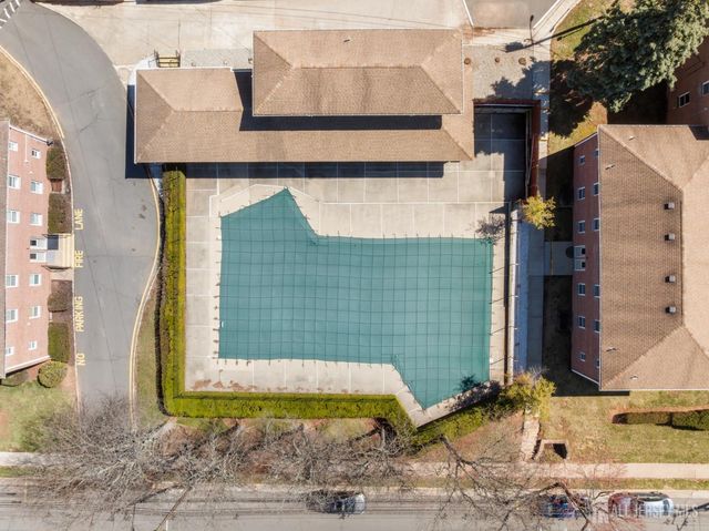 5 York Drive 5B, Edison, NJ 08817