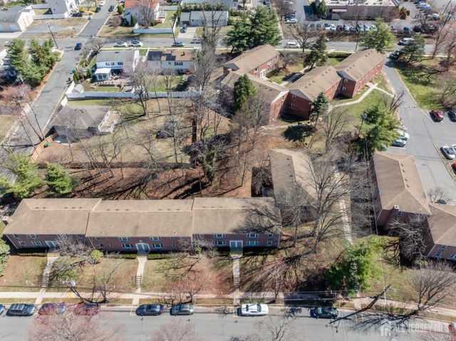 5 York Drive 5B, Edison, NJ 08817