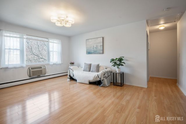 5 York Drive 5B, Edison, NJ 08817