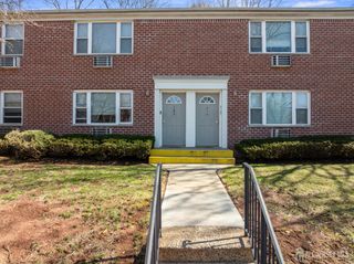 5 York Drive 5B, Edison, NJ 08817