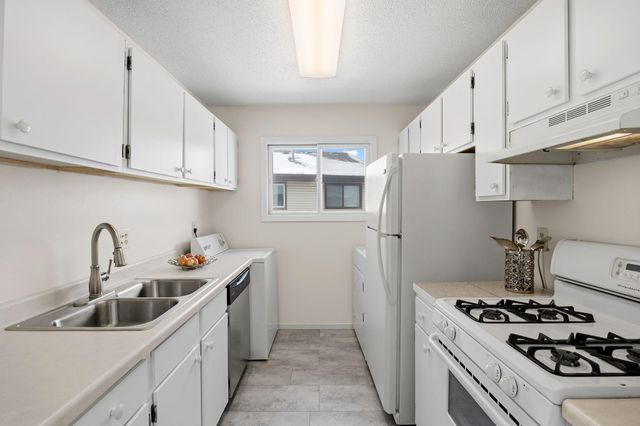 6317 83rd Court N, Brooklyn Park, MN 55445