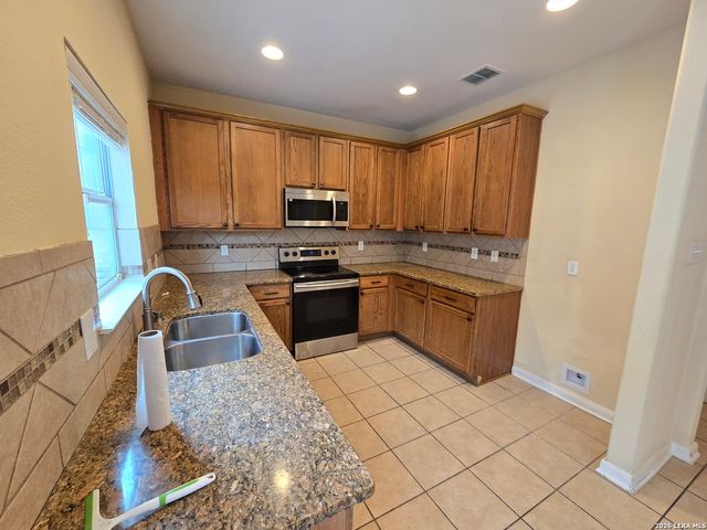 13106 Vegas View, San Antonio, TX 78233