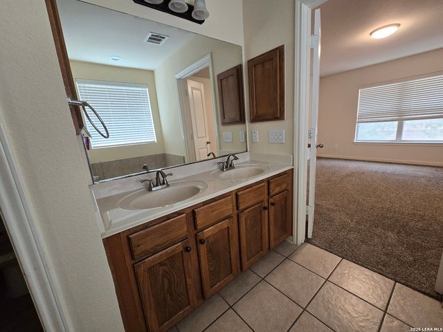 13106 Vegas View, San Antonio, TX 78233