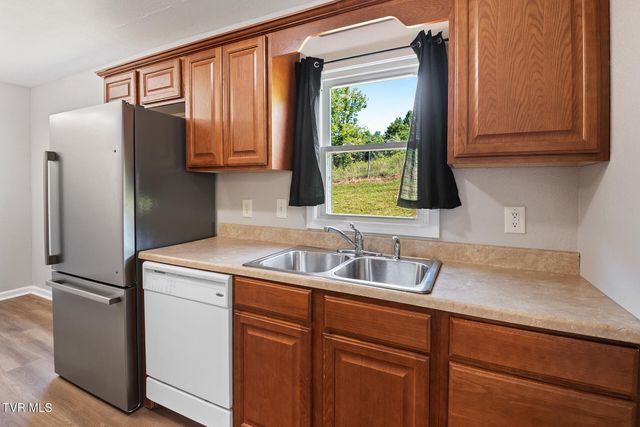 1224 Sulphur Springs Loop, Greeneville, TN 37745