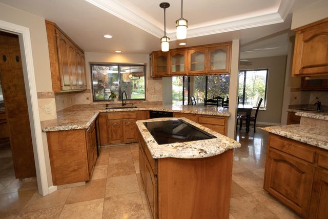 6415 Fairway Ct, Auburn, CA 95602