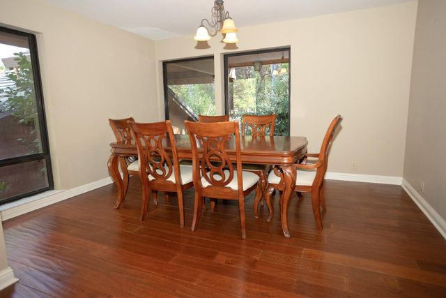 6415 Fairway Ct, Auburn, CA 95602