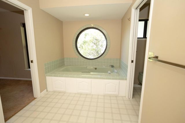 6415 Fairway Ct, Auburn, CA 95602