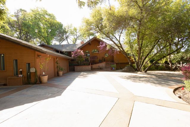 6415 Fairway Ct, Auburn, CA 95602