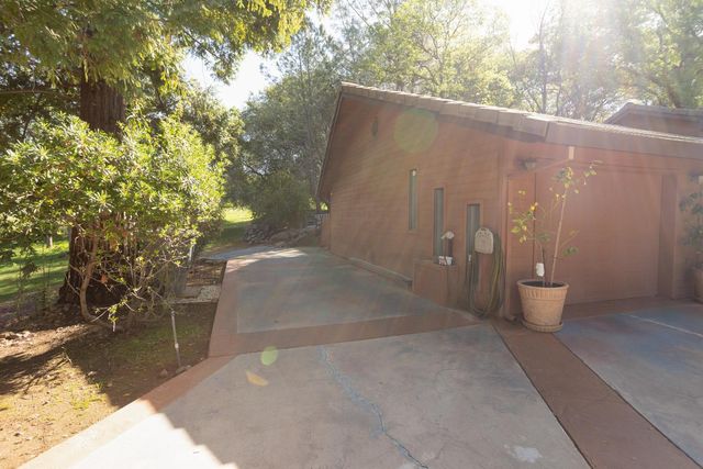 6415 Fairway Ct, Auburn, CA 95602