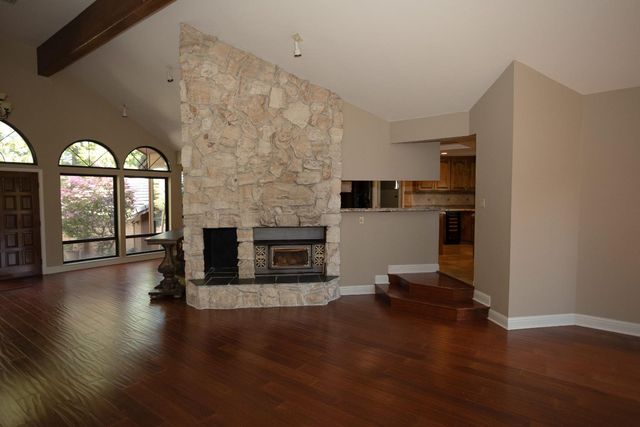 6415 Fairway Ct, Auburn, CA 95602