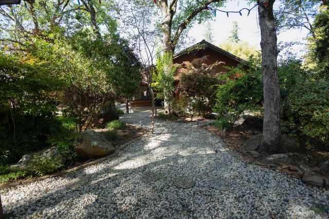 6415 Fairway Ct, Auburn, CA 95602