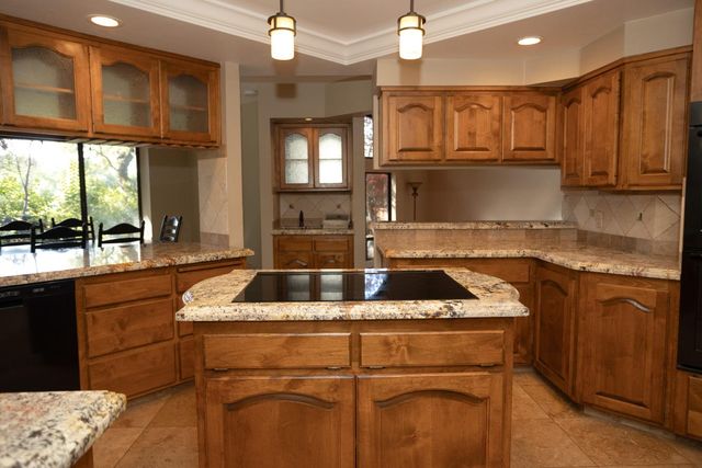 6415 Fairway Ct, Auburn, CA 95602