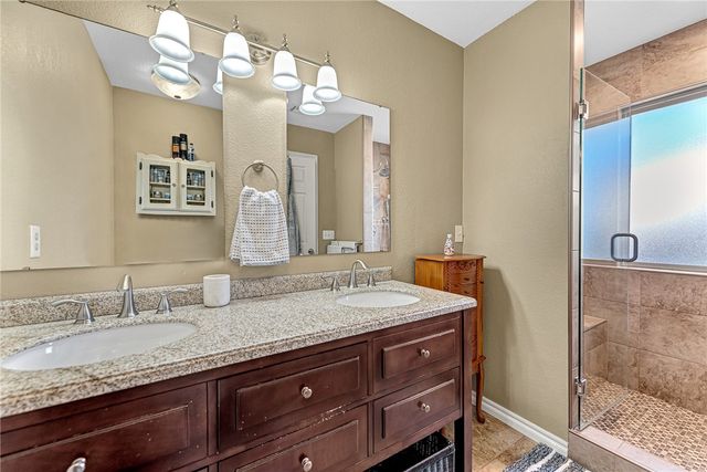 1 Greenridge Lane, Bentonville, AR 72712