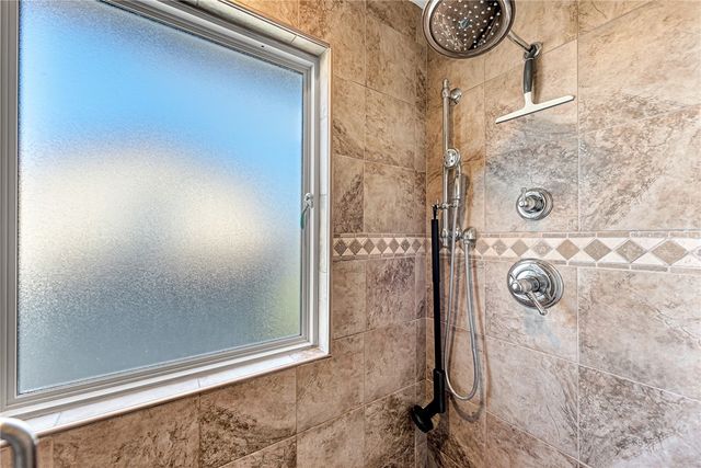 1 Greenridge Lane, Bentonville, AR 72712