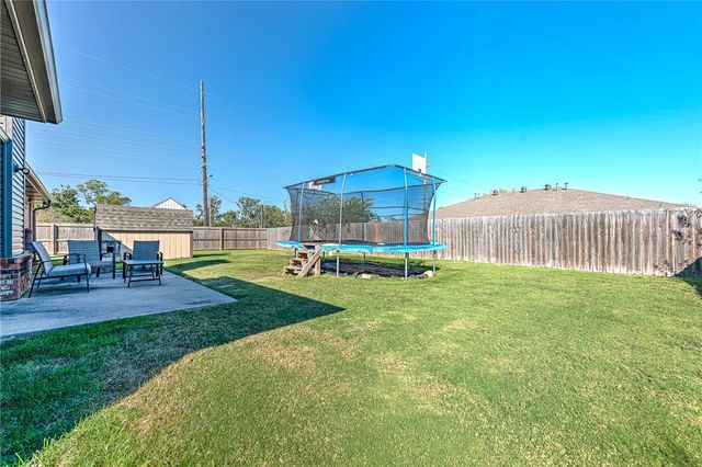 1 Greenridge Lane, Bentonville, AR 72712