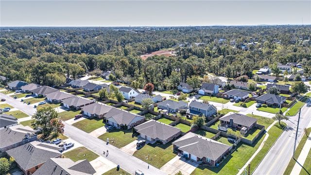 1 Greenridge Lane, Bentonville, AR 72712