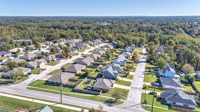 1 Greenridge Lane, Bentonville, AR 72712