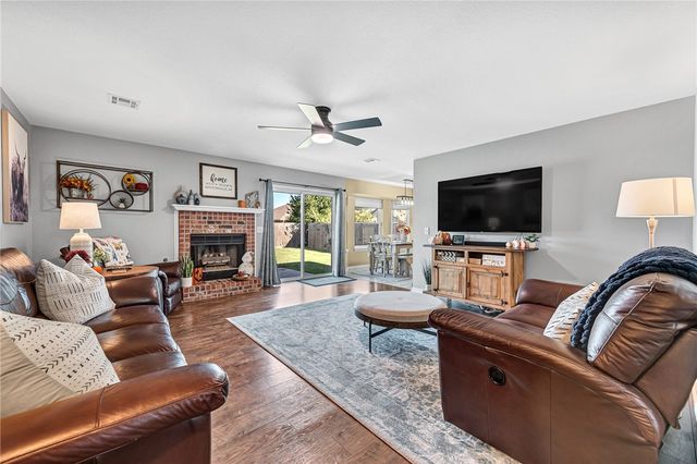 1 Greenridge Lane, Bentonville, AR 72712