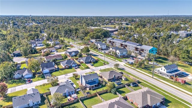 1 Greenridge Lane, Bentonville, AR 72712