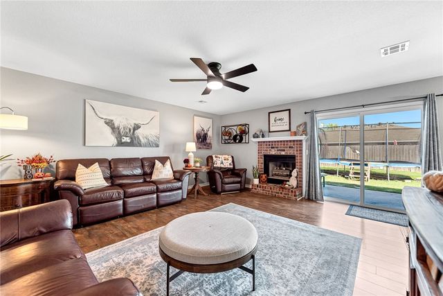 1 Greenridge Lane, Bentonville, AR 72712