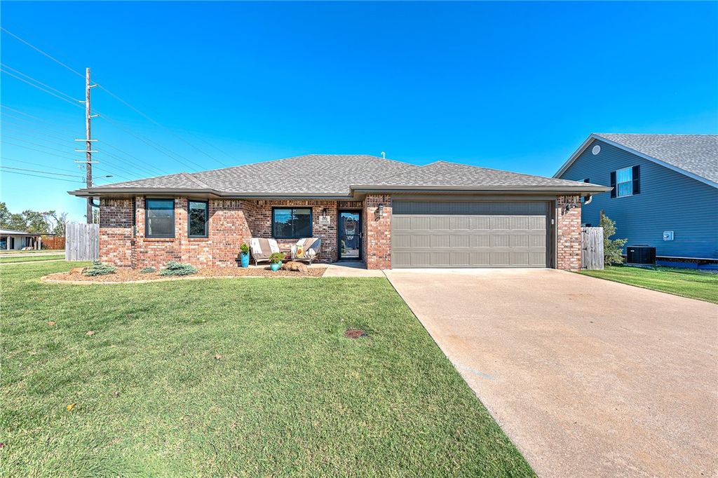 1 Greenridge Lane, Bentonville, AR 72712