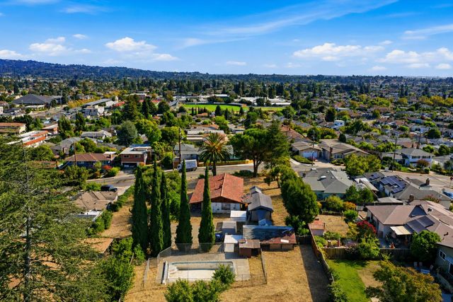 4304 Seven Hills Rd, Castro Valley, CA 94546