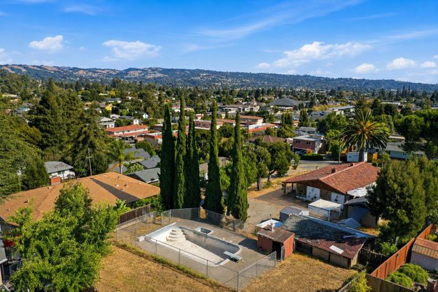 4304 Seven Hills Rd, Castro Valley, CA 94546