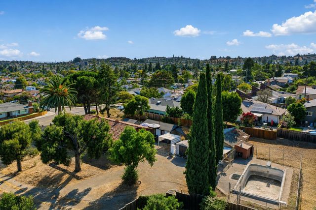 4304 Seven Hills Rd, Castro Valley, CA 94546
