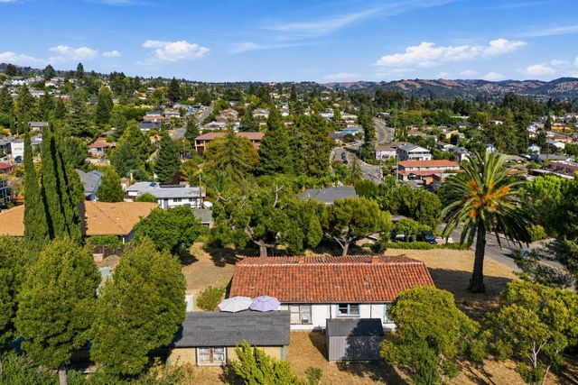 4304 Seven Hills Rd, Castro Valley, CA 94546