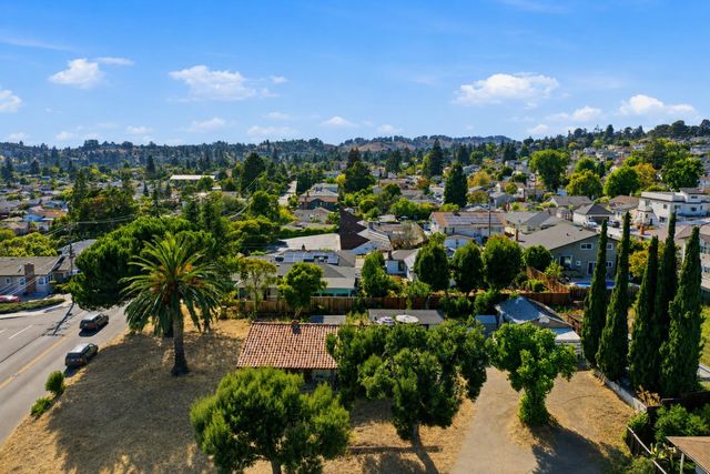 4304 Seven Hills Rd, Castro Valley, CA 94546