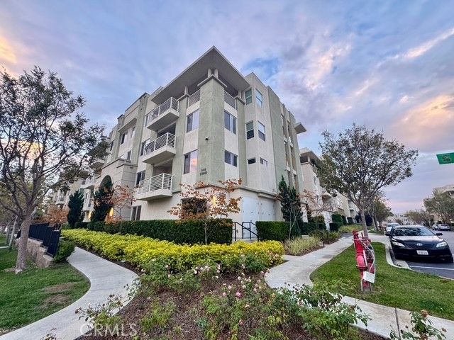 5450 Strand 202, Hawthorne, CA 90250