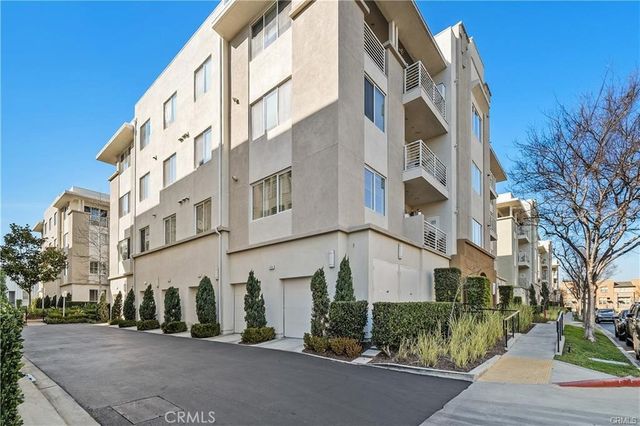 5450 Strand 202, Hawthorne, CA 90250