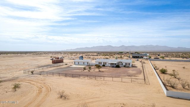 23851 W TETHER Trail, Wittmann, AZ 85361
