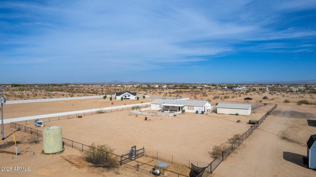 23851 W TETHER Trail, Wittmann, AZ 85361