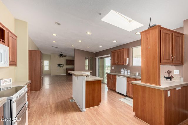 23851 W TETHER Trail, Wittmann, AZ 85361