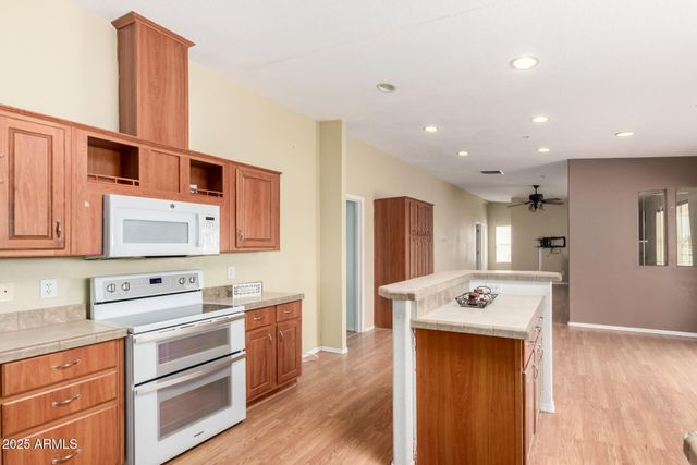 23851 W TETHER Trail, Wittmann, AZ 85361