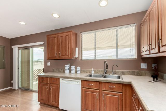 23851 W TETHER Trail, Wittmann, AZ 85361