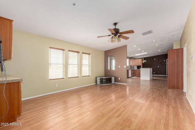 23851 W TETHER Trail, Wittmann, AZ 85361