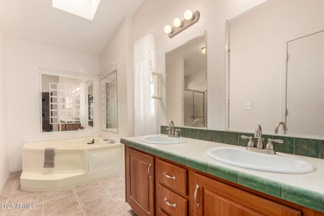 23851 W TETHER Trail, Wittmann, AZ 85361