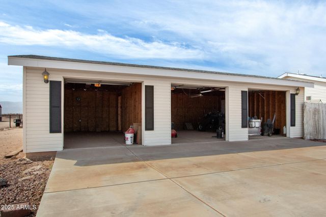 23851 W TETHER Trail, Wittmann, AZ 85361