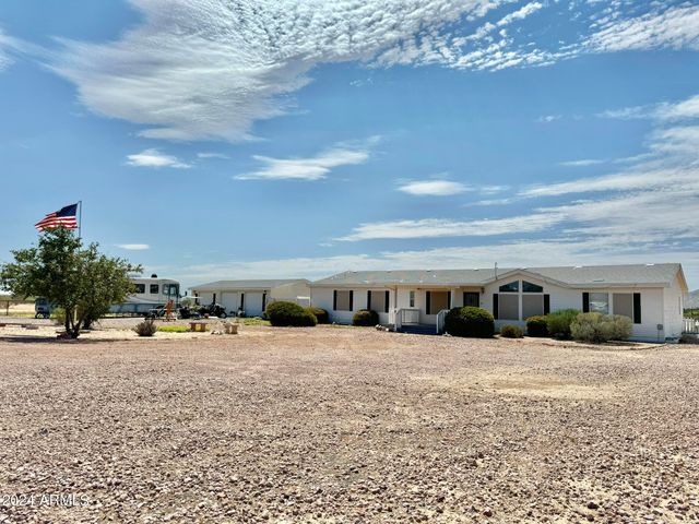 23851 W TETHER Trail, Wittmann, AZ 85361